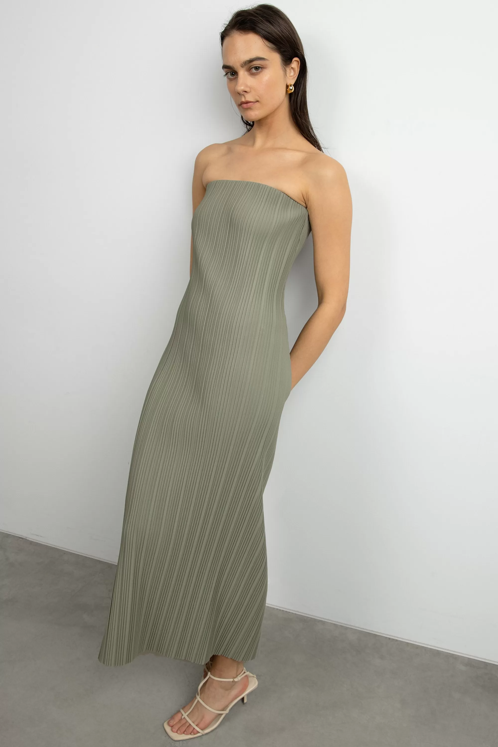 OAK + FORT PLEATED TUBE DRESS | Women Dresses