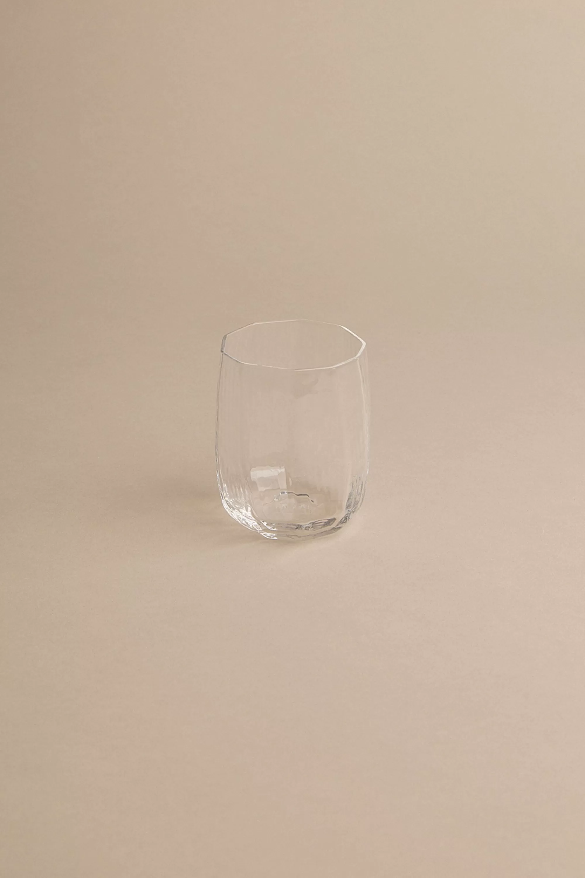 OAK + FORT SCULPT TUMBLER GLASS | Tableware