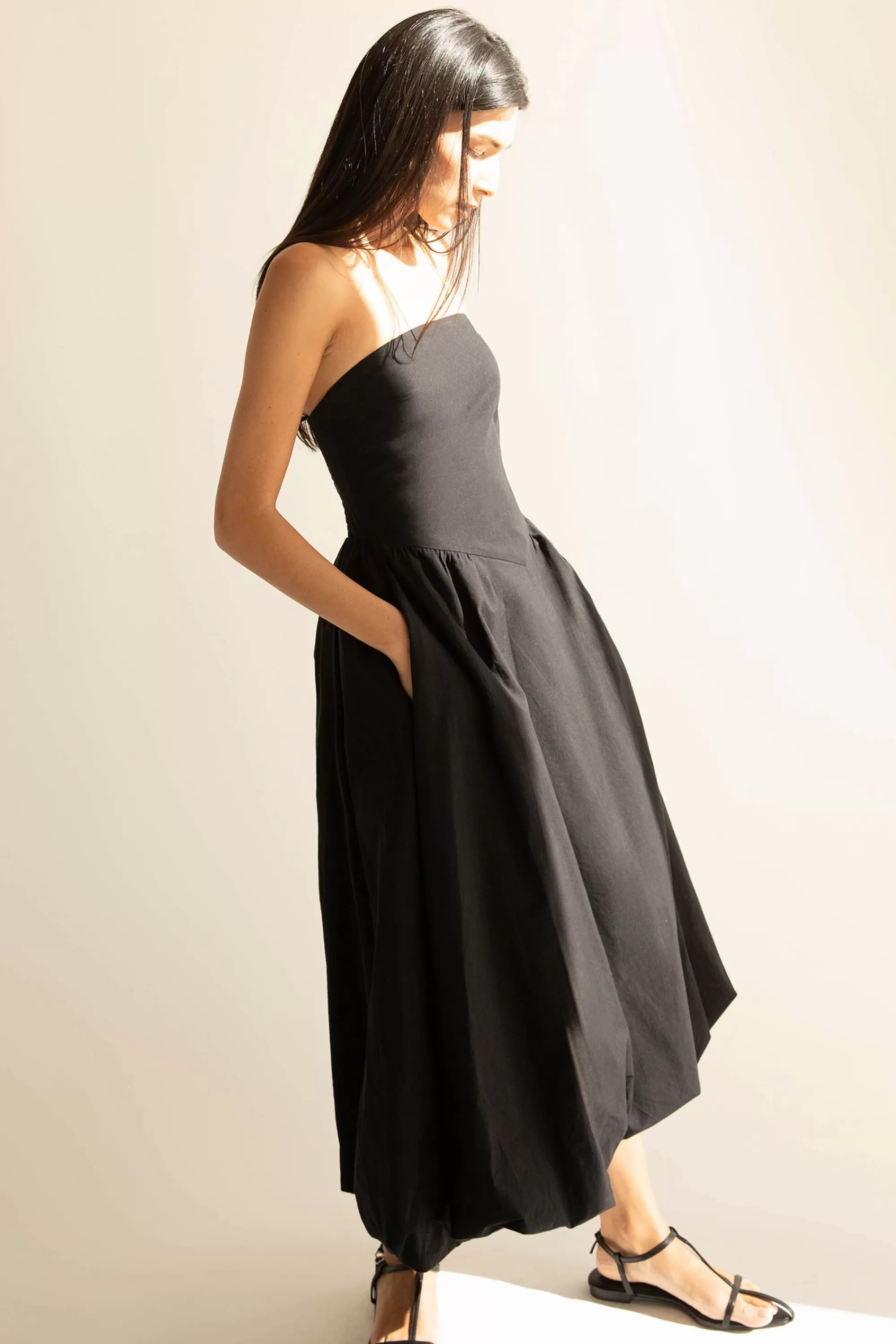 OAK + FORT STRAPLESS BUBBLE HEM DRESS | Women Dresses